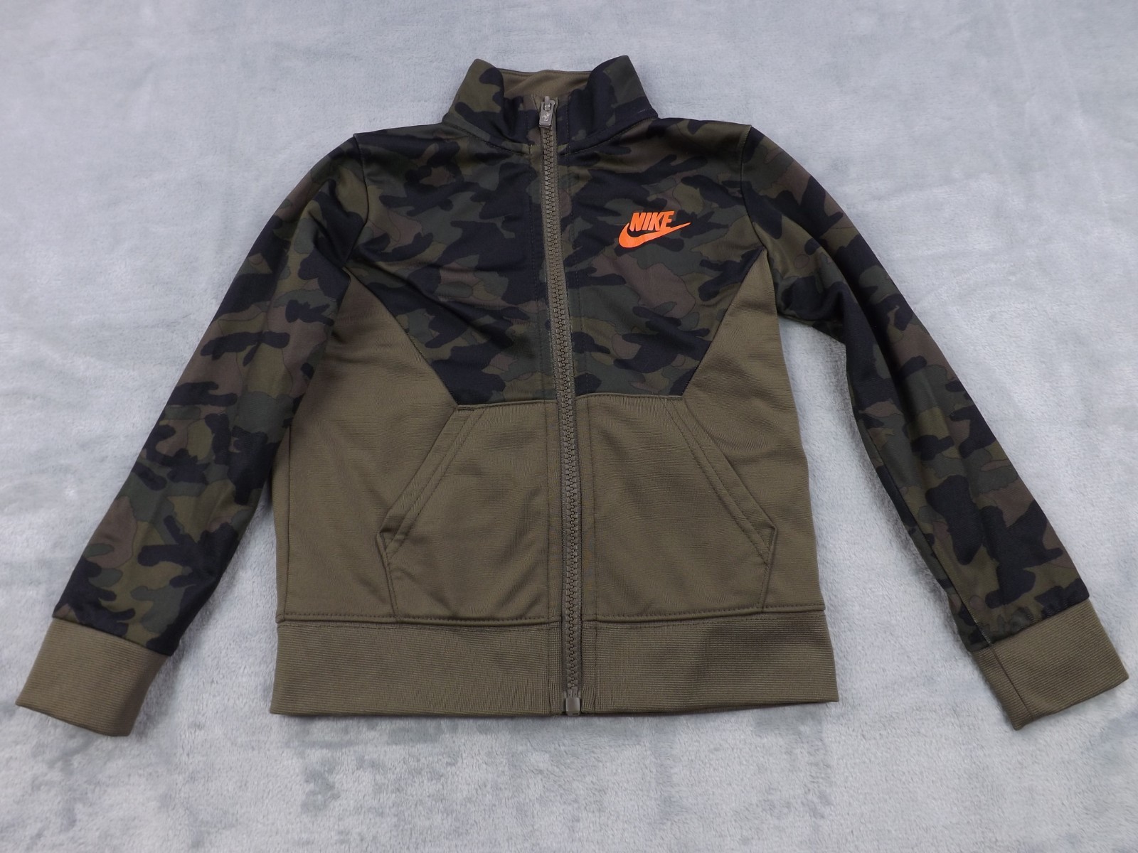 SACAI X NIKE Giacca Nike 3t bambino mimetica verde nero abbronzatura full zip tasche swoosh finto collo