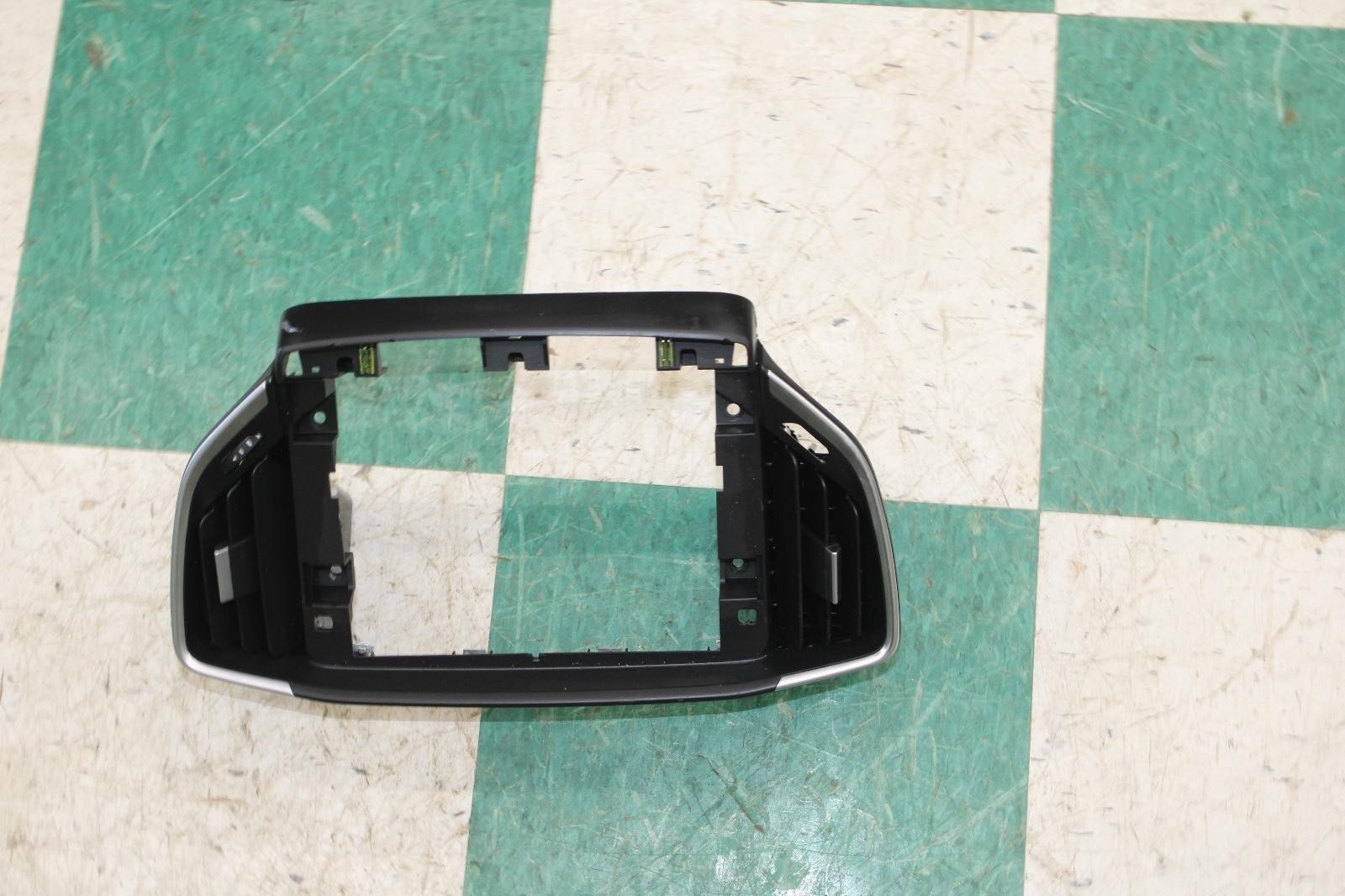 14-19 Ghibli Black Dashboard Dash Radio Surround Trim Panel Air Vents OEM OE WTY