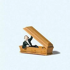 Preiser 29113 HO Scale Vampire Holding Coffin Lid