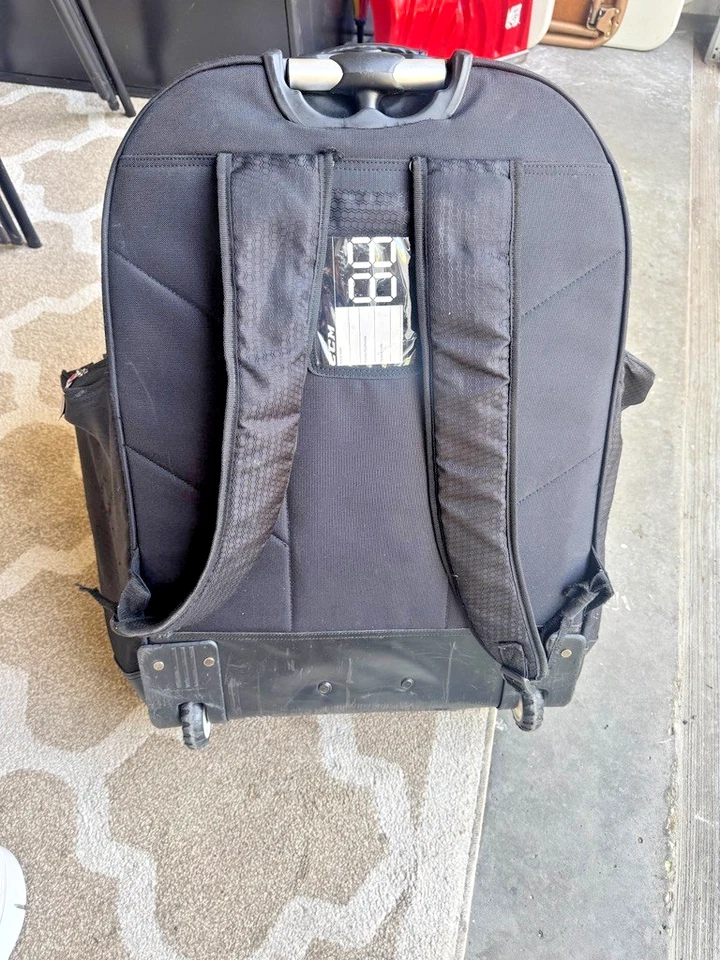 Большой CCM390 рулон рюкзак хоккей сумка колеса/ручки/карманы * читать смотреть все фотографии - Изображение 4 из 4