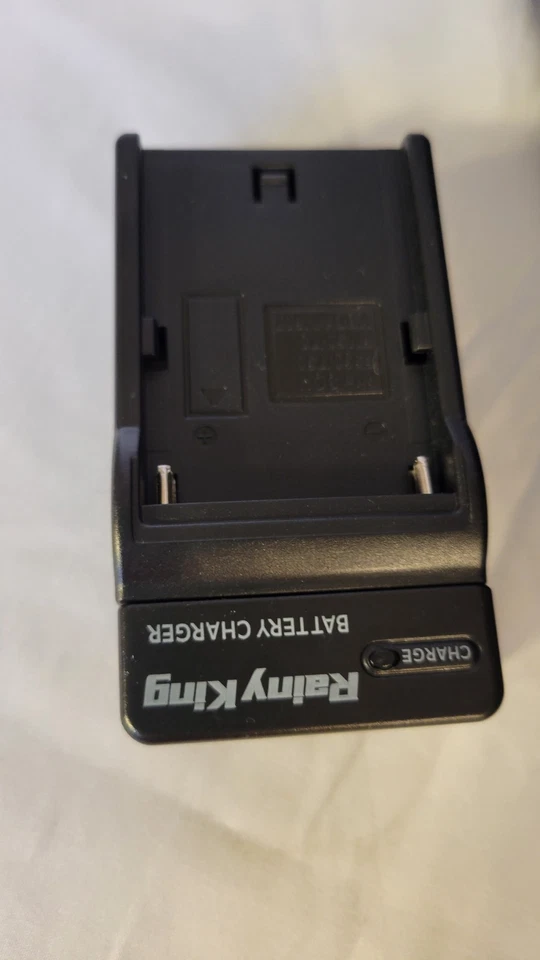 Sony NEX-EA50U Full HD Super 35 Digital Video Camcorder With Battery & Charger - Image 4 of 4