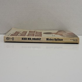 Kiss Me Deadly Mickey Spillane 1967 Signet Q6492 Vintage Paperback Mike Hammer