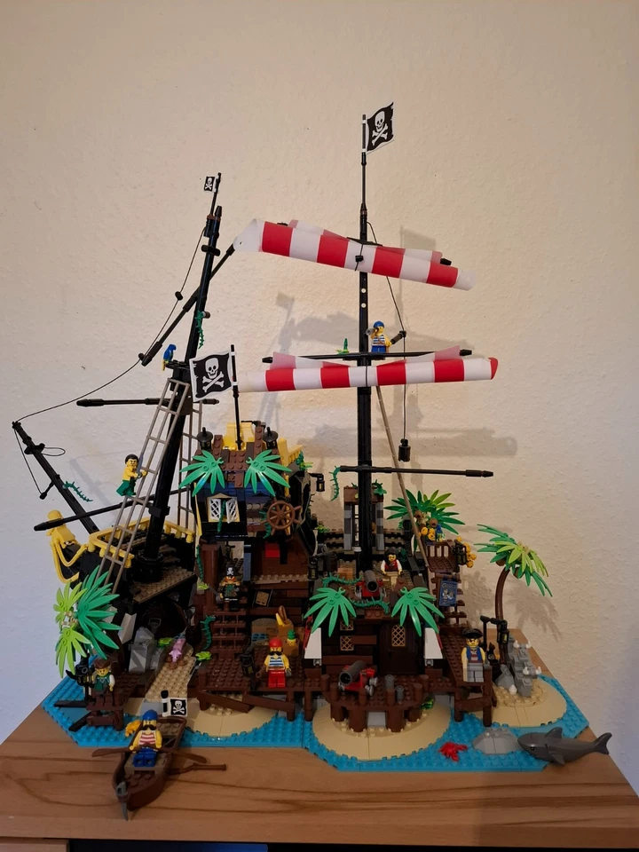 LEGO Ideas 21322 Pirates of Barracuda Bay, Foto 1 von 5