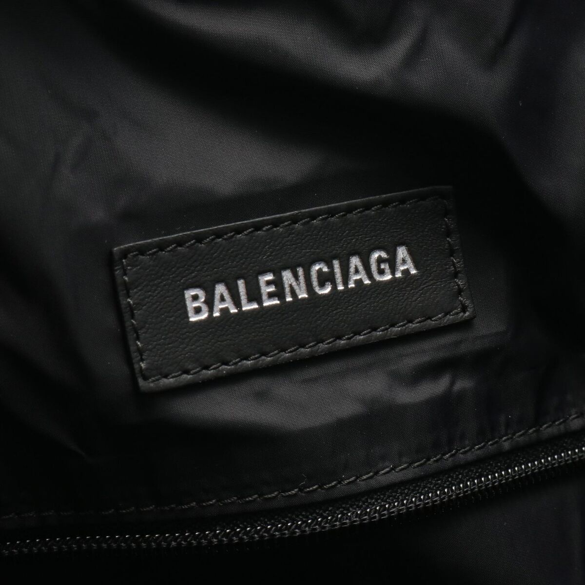 BALENCIAGA 24/7 Large Tote Shoulder Bag 7917932AA461069 BALENCIAGA 24/7 Large Tote Shoulder Bag 7917932AA461069