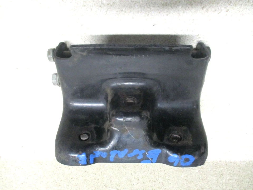 15113849 Soporte de montaje de motor GM lado izquierdo del conductor con 2 pernos Foto 3 de 4