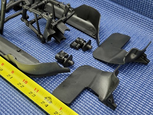 *NUOVO* ARRMA Guarnizioni Sporco Laterali/Anteriori Montaggi Corpo Roll Bar 6S KRATON - Foto 3 di 4