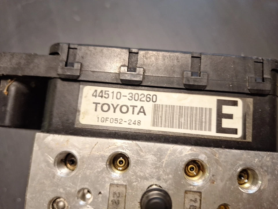 Lexus Gs450h Abs Pump / Abs Control Module. 44510-30260 - Image 4 of 4