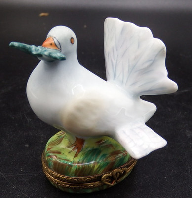 Limoges France Hand-Painted Peint Main Trinket Box Dove w/Olive Branch EXC!