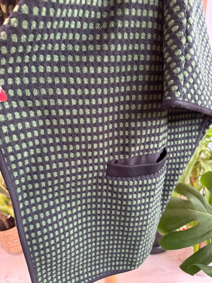Beautiful EVA FRANCO Black & Green Wool Blend CAPE JACKET, XS/S - Image 4 of 4