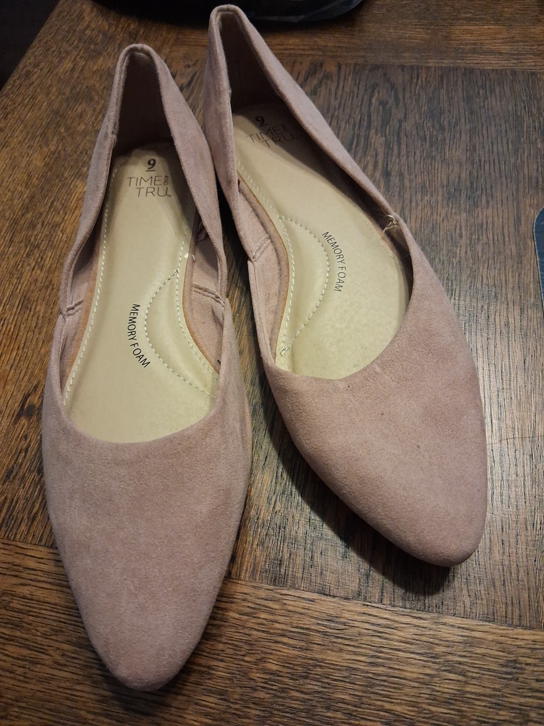 Women's Size 9 Flat Slip-On Light Rose Color