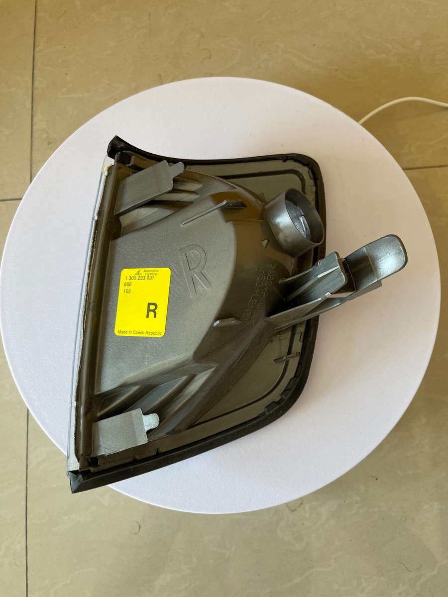 w124 MAGNETI MARELLI 純正OEM USマーカー L/R MAGNETI MARELLI Side