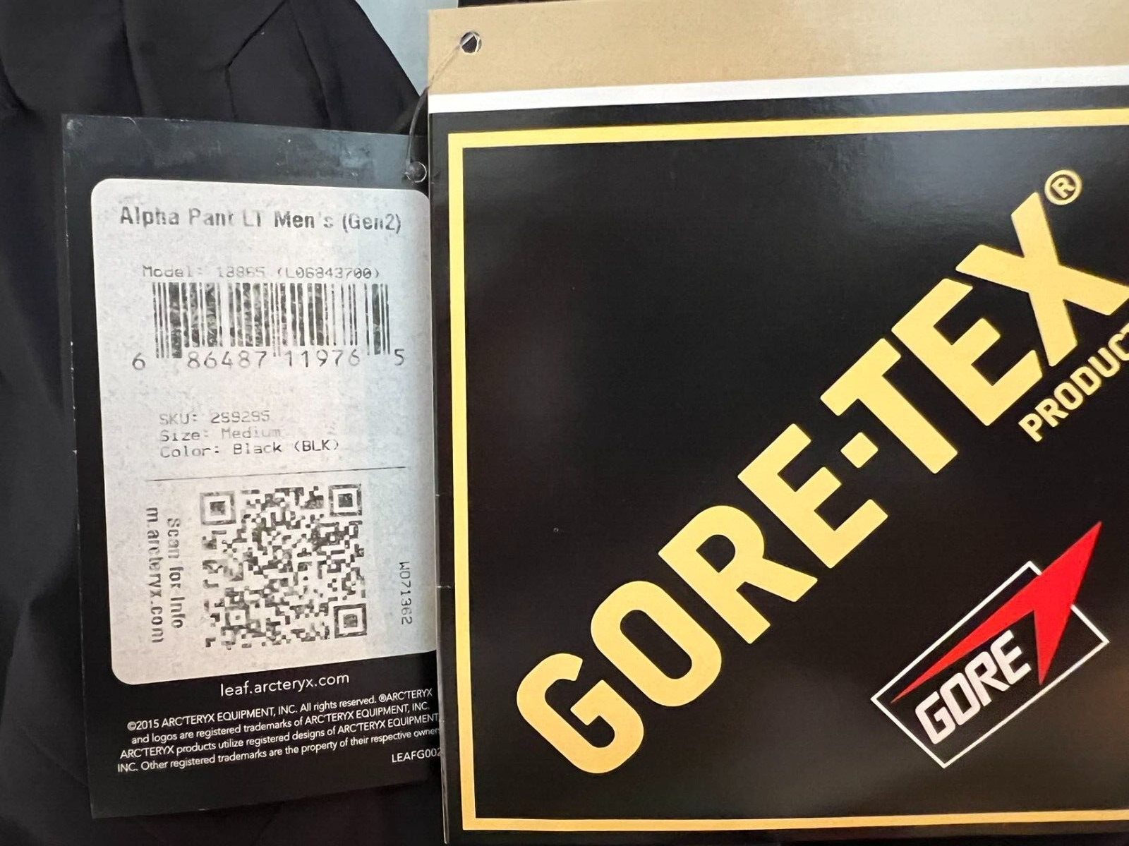 Nuovissimi pantaloni Arc'teryx LEAF Alpha LT (Gen 2) taglia Medium Reg colore nero