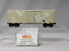 N Scale  Micro Trains Line # 073 00 180 MISSOURI PACIFIC 40' Boxcar w/o roofwalk