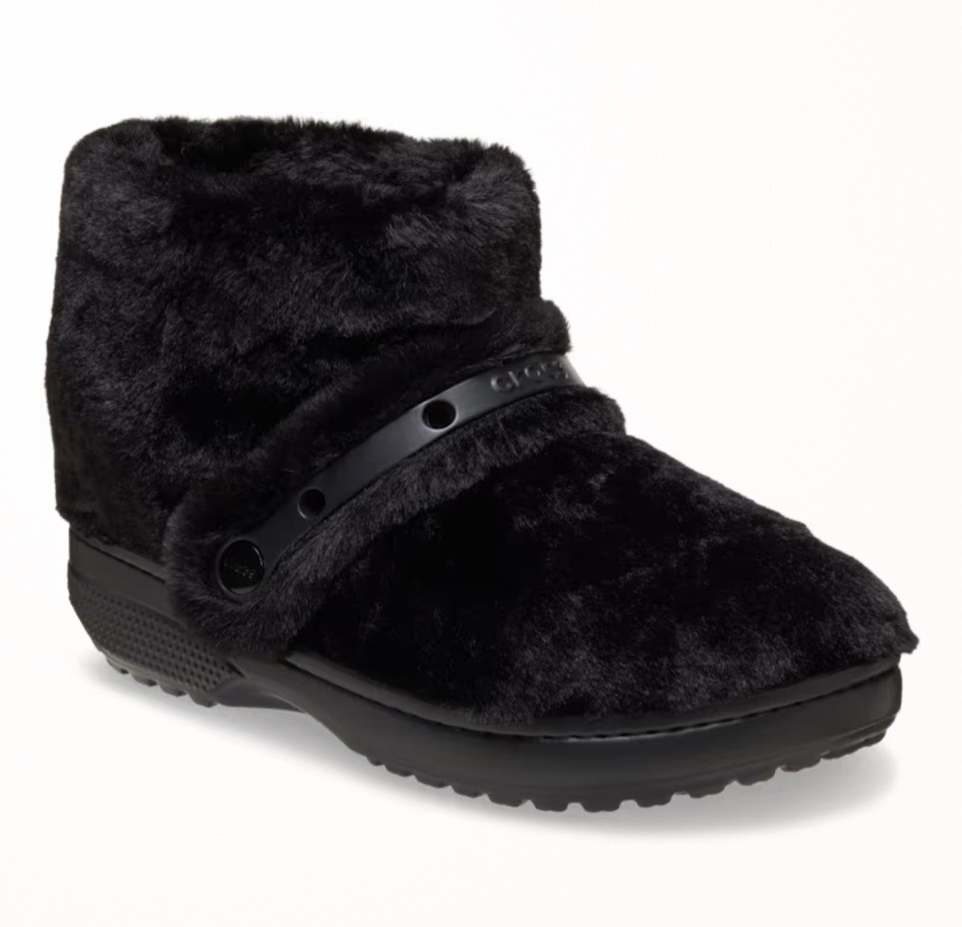Crocs Classic Unfurgettable Boot Milk Chocolate Moonlight Black Quartz 211743 View 2