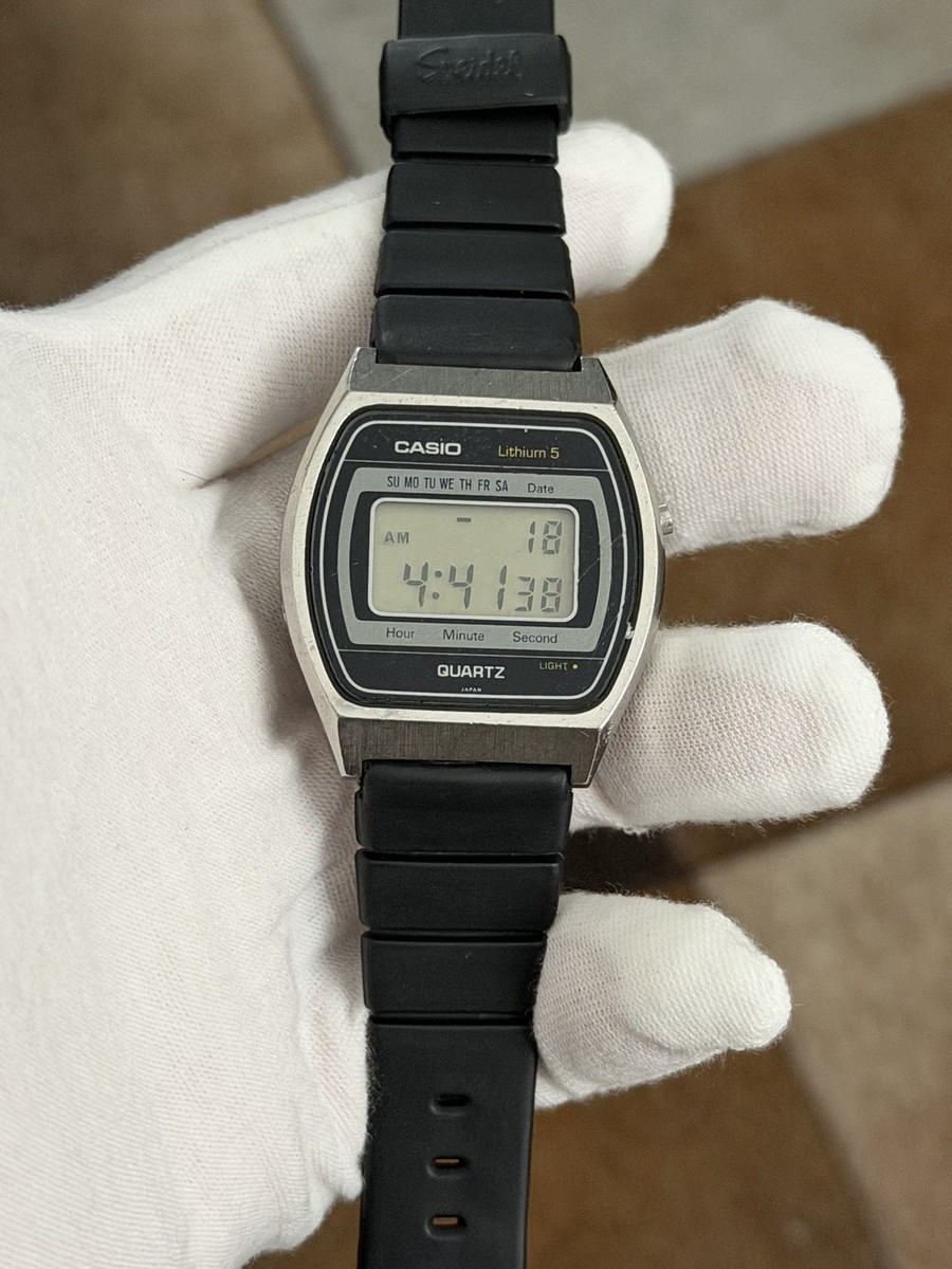 Rare Vintage Casio S004 Men's Digital Sports Watch Module 122 JDM