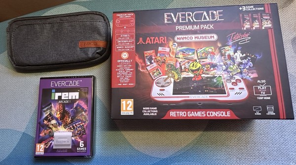 CONSOLA EVERCADE PREMIUM PACK CON FUNDA Y 1 CARTUCHO