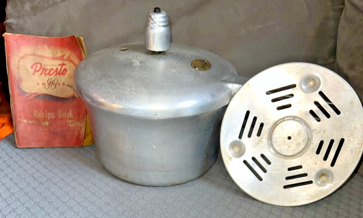 4 Qt Presto Cook Master Pressure Cooker Sixty 604 + Jiggler Rack & Books READ
