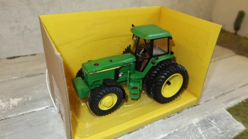 Britains Prestige 43383 in 1:32, John Deere 4960 Zwillingsreifen HA , NEU in O