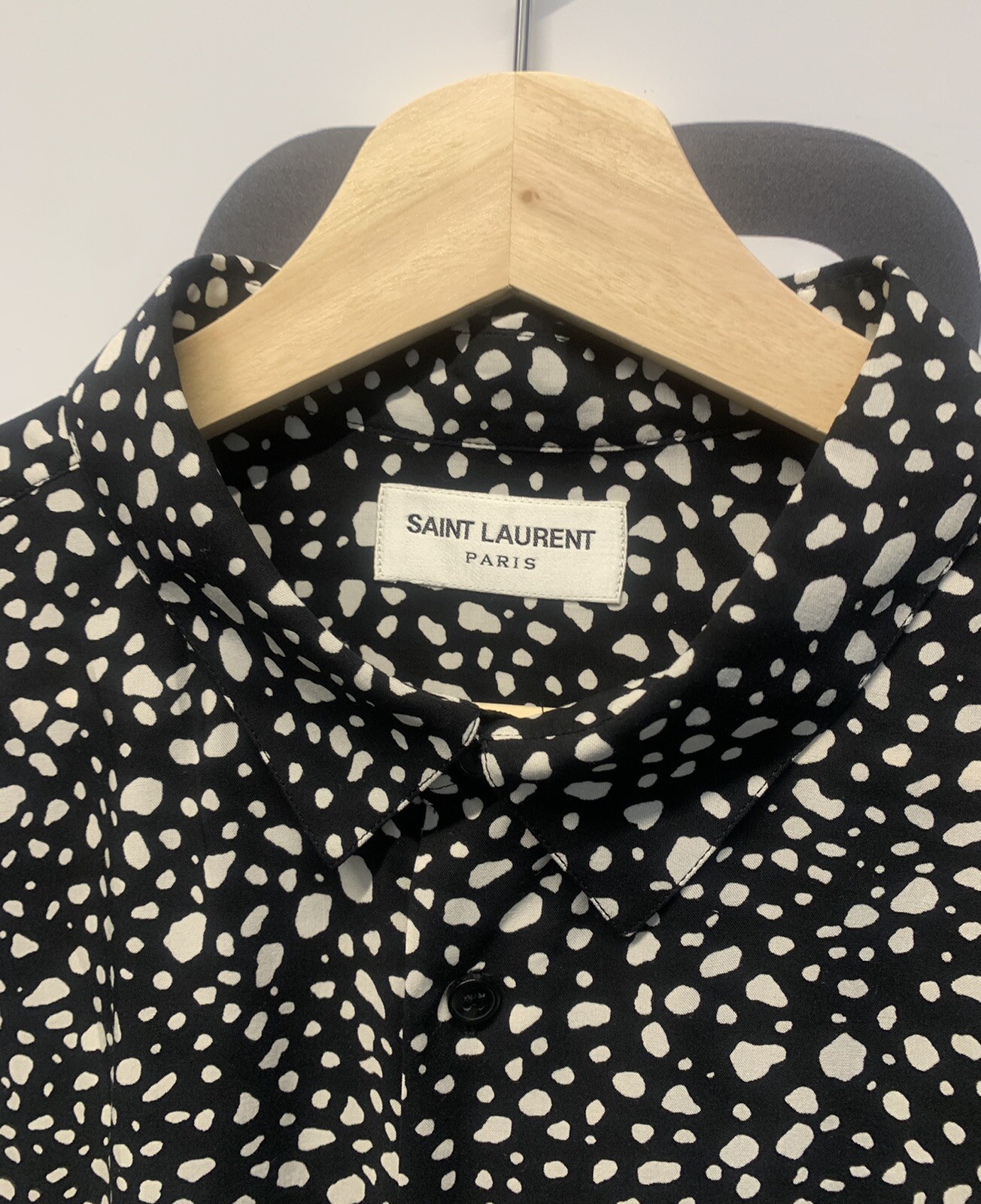 Camicia Saint Laurent cropped stampa maculata bianca e nera taglia 40 prezzo consigliato £ 525