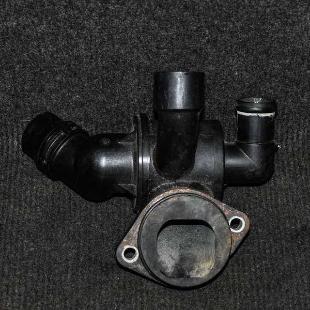 Audi A4 Thermostat Housing B8 2.0 TDI 03L1211111AD 2008 for sale online