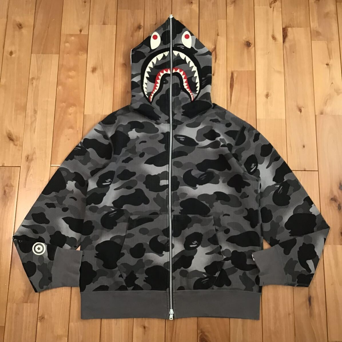 BAPE 蓄光 Grid Camo シャーク パーカー ベイプ APE Glow in the dark BAPE Grid camo shark full zip hoodie A Bathing