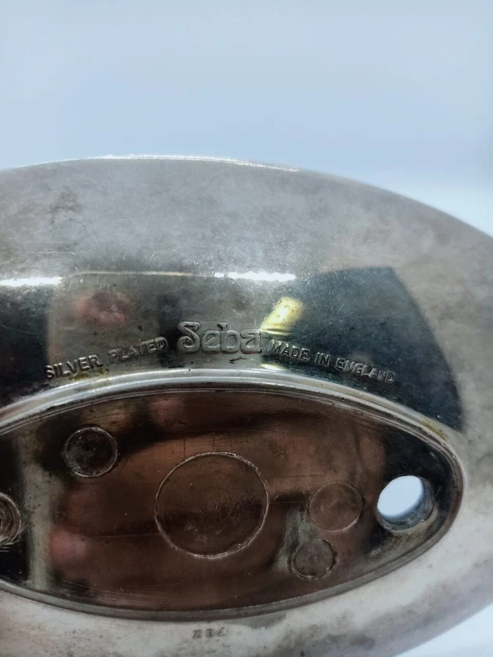 Antiguo cuenco ovalado de plata decorado con flores hechas a mano.  Hecho en Inglaterra Foto 4 de 4