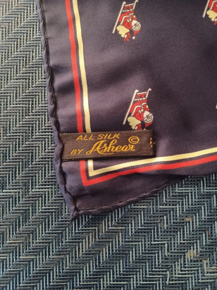 Pañuelo/pañuelo de bolsillo Ashear 100 % seda Navidad Papá Noel en trineo Foto 2 de 3