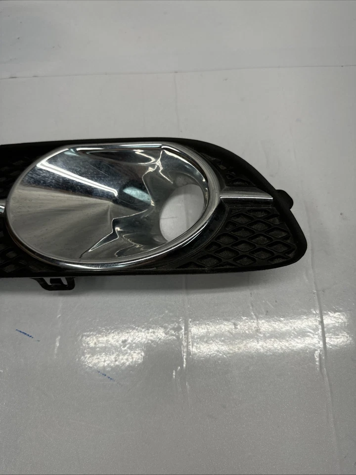 Bisel de luz antiniebla Buick Verano 2012 a 2016 montaje lado conductor izquierdo OEM 25887494 Foto 4 de 4
