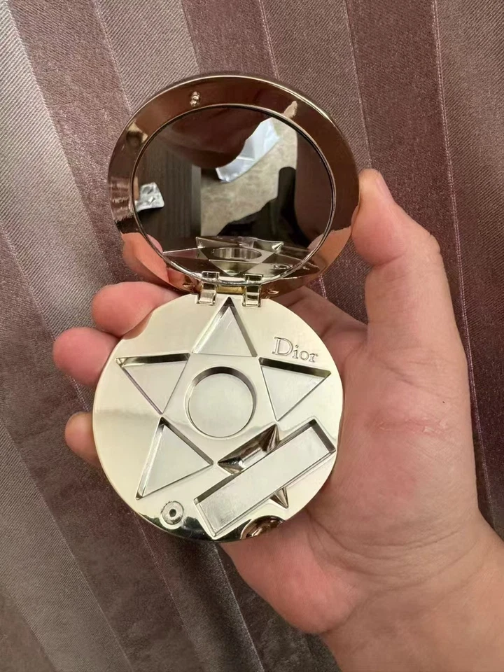 Dior New Cosmetic Beauty Makeup Compact Mirror in Gold Lucky Star with Box - Image 2 of 4