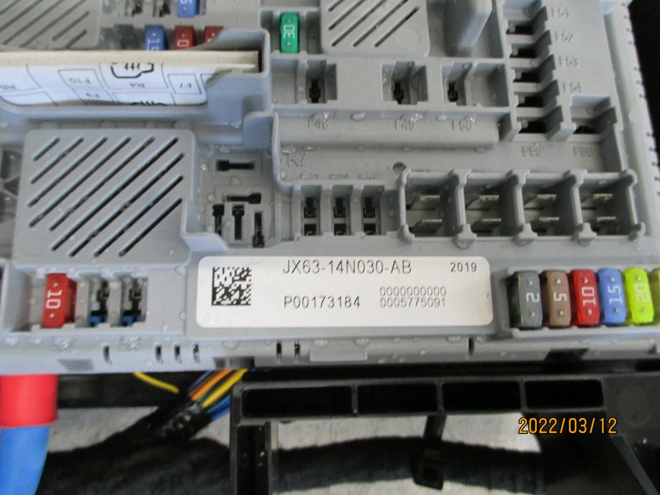 2019 JAGUAR XE ЗАГРУЗОЧНЫЙ МОДУЛЬ УПРАВЛЕНИЯ ЗАДНИМ РЕЛЕ JX6314N030AB - Изображение 3 из 4