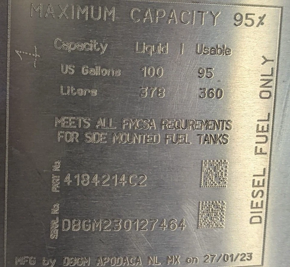 Tanque de combustible diésel International 4184214C2 26 X 47 pulgadas 100 gal. Mano derecha LT625 Foto 2 de 4