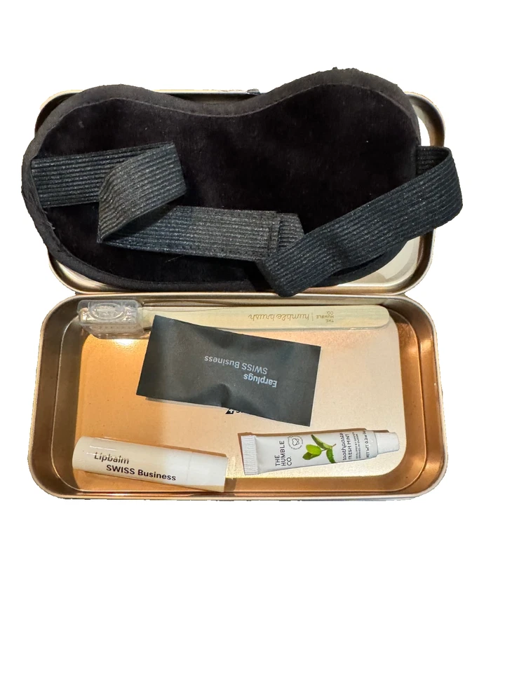 KIT DE AMENIDADES SUIZO NUEVO CLASE BUSINESS "SALUDOS DE TEMPORADA" EDICIÓN LIMITADA Foto 2 de 2