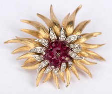 Vintage Boucher Gold Tone Red Rhinestone Floral Burst Brooch Pin 2.28