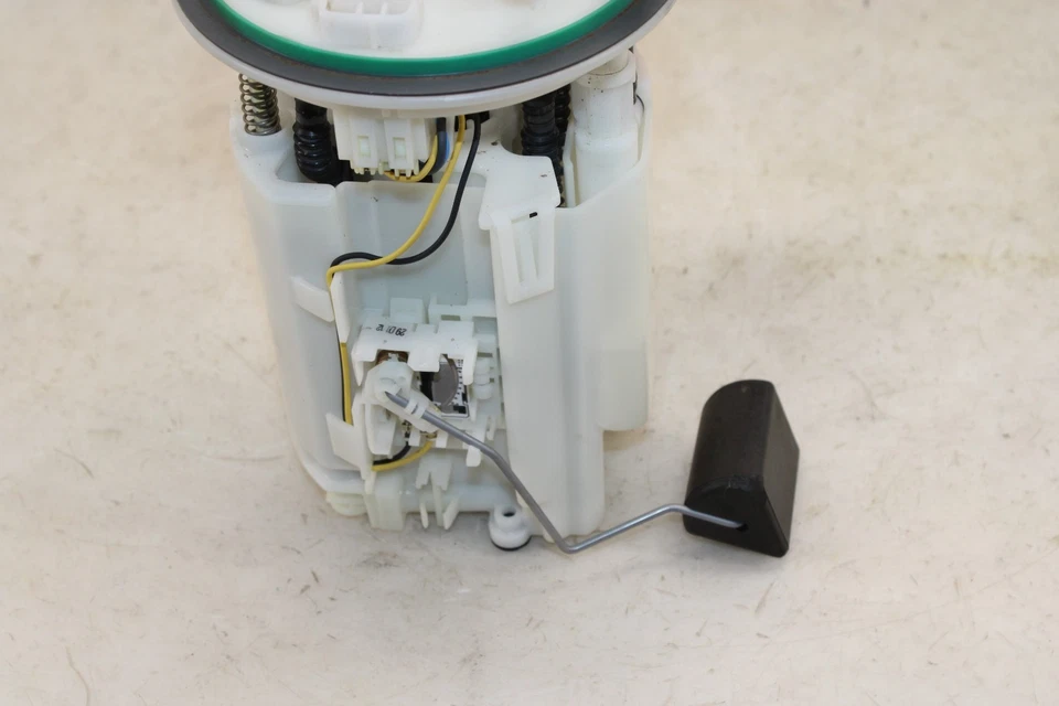 Bomba de combustible Subaru WRX STI 2015-2021 2,5 L 42021VA000 OEM NE24 Foto 4 de 4