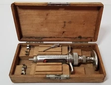 Vintage Becton-Dickinson Champion Veterinary Syringe in Original Wood Box
