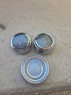 1963 PONTIAC CATALINA & 1965 66 GRAND PRIX HORN BUTTON CAPS BONNEVILLE OEM LOT