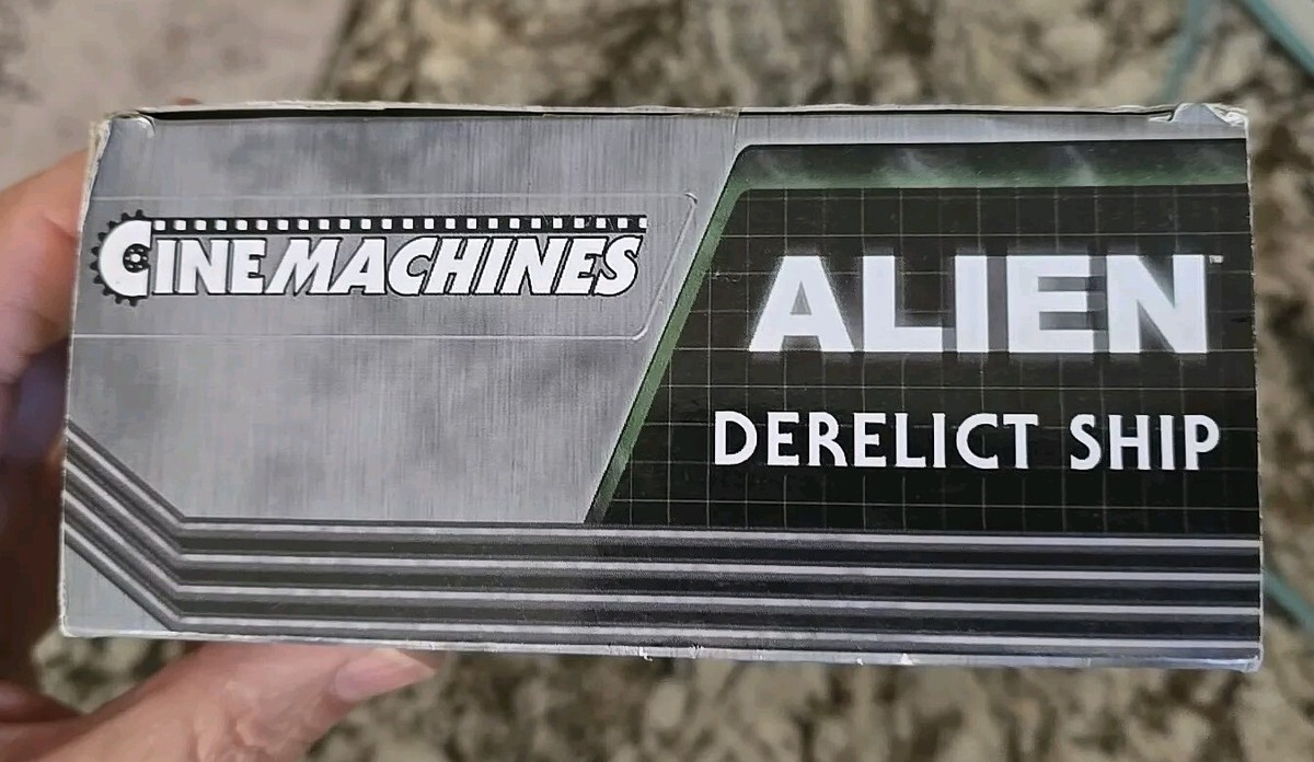 NECA CINEMACHINES Series 1 Origin Derelict Ship Display
