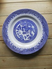 BARRATTS Staffordshire Blue Willow Pattern Dinner Plate 10 inches.