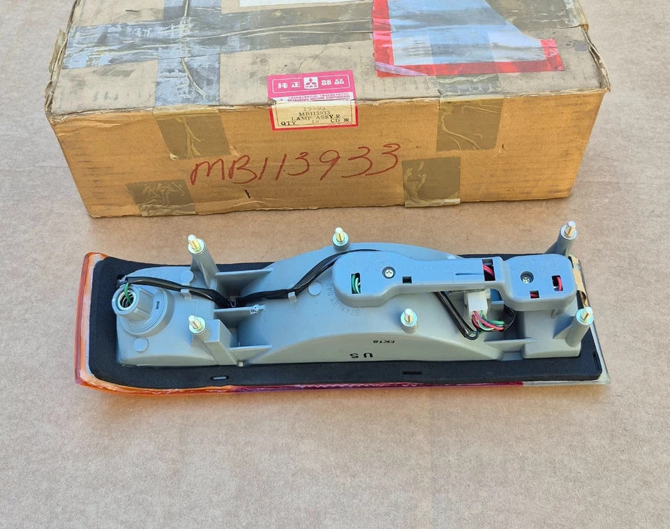 1980 80 Dodge Colt Plymouth Champ Hatchback NOS Mitsubishi Left TAIL LAMP ASSY - Image 4 of 4