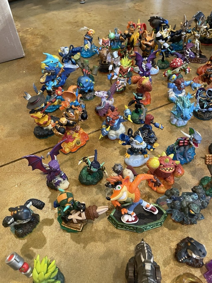 Lot De 12 Figurines Skylanders – Occasion – Collection