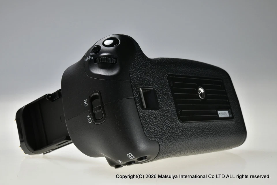 Poignée de batterie Canon BG-E11 authentique presque comme neuve pour 5D... - Photo 3/4