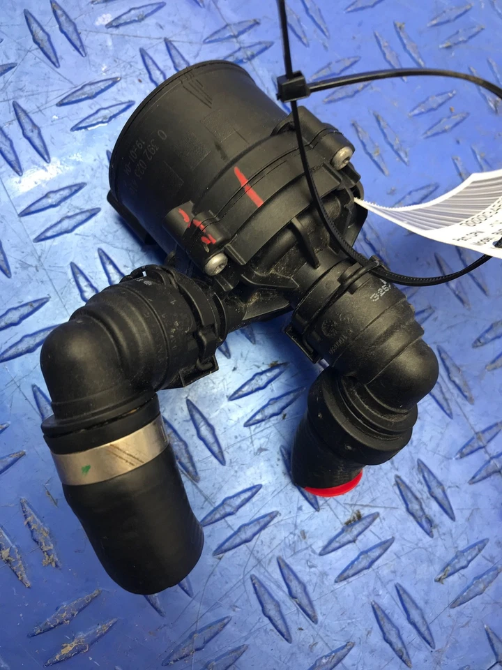 2016-2019 BMW 740I G12 3.0L ENGINE ELECTRIC AUXILIARY COOLANT WATER PUMP OEM - Image 3 of 4