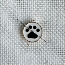Dog Paw Tag Enamel Needle Minder, Needlepoint /Cross Stitch Magnet Needle Nanny