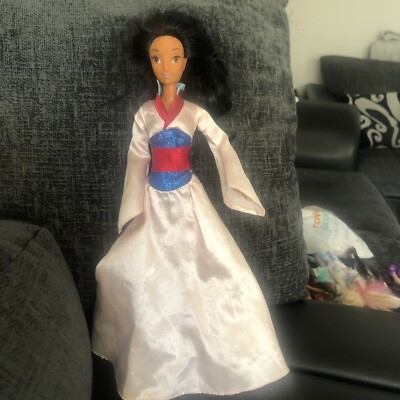 Seltene Simba Toys Disney Mulan Puppe - Barbie Größe
