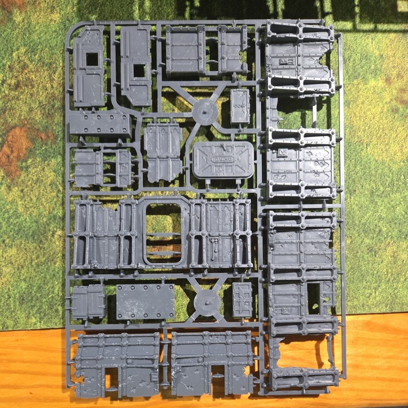 Warhammer 40k Terrain Lot D - new on sprue x3