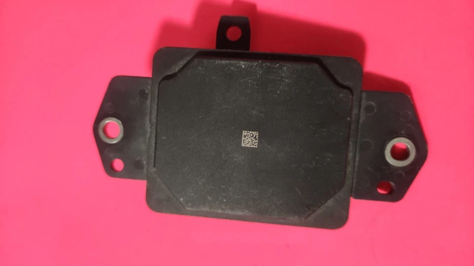 23 24 25 MÓDULO SENSOR CRUCERO RADAR DELANTERO TOYOTA RAV4 88210 0R040 Foto 2 de 3
