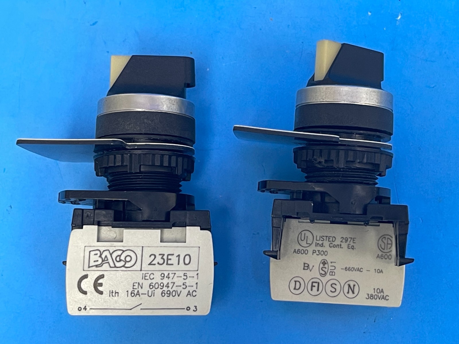 Baco 22 mm 3 Positions momentary contact & 2 positions Maintained  [Lot of 2]