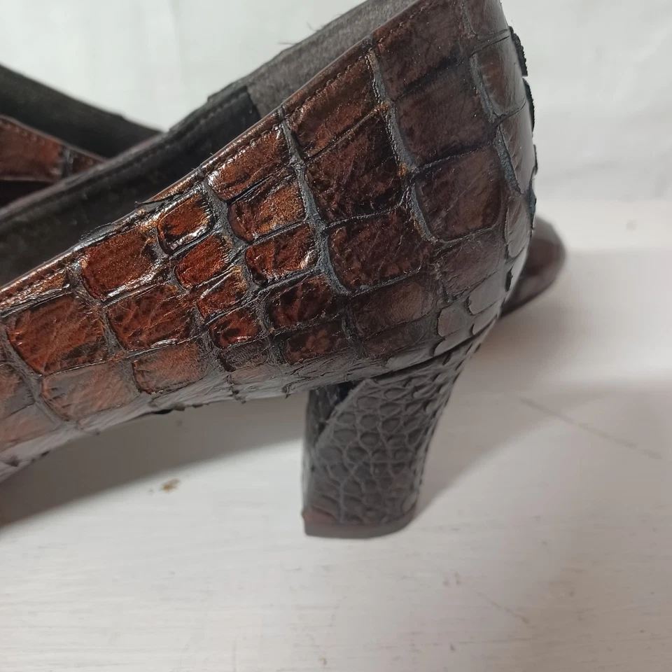 Zapatos de salón de cuero para mujer Stuart Weitzman marrón cocodrilo talla 8,5 España Foto 4 de 4