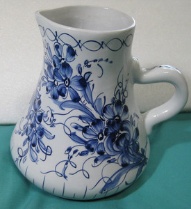 VINTAGE PORTUGAL HAND PAINTED PITCHER HANDLE VASE FLOWER  SEC XVII 370 FLABAL