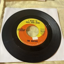 Rock 45 The Beatles - I Saw Her Standing There / I Want To Hold Your Hand On Cap